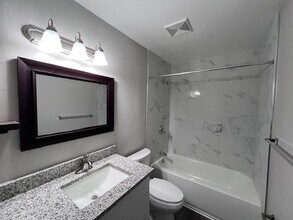 Building Photo - Country View Garden Homes