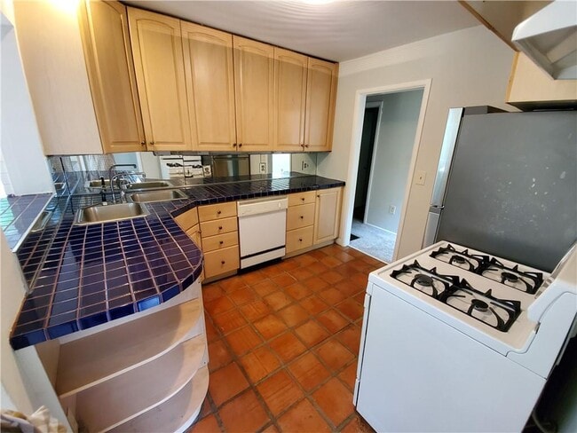 Building Photo - 1153 Ogilvie Dr NE