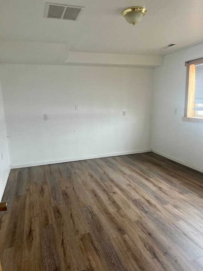 Foto del edificio - 302 10th St