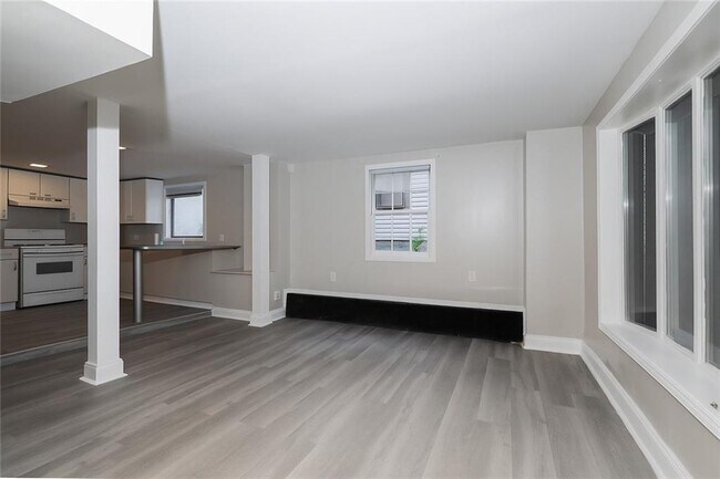 Foto del edificio - 916 Greenwood Ave NE