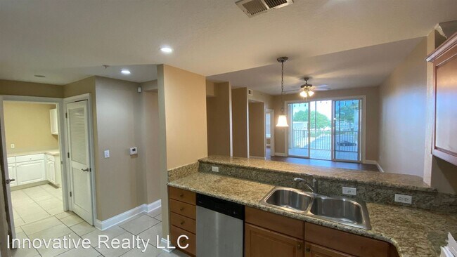 Foto del edificio - 3 br, 3 bath House - 225 W Seminole Blvd #212