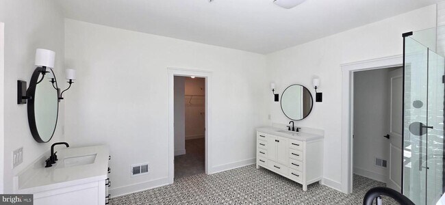 Foto del edificio - 1152 Broad Lk Dr