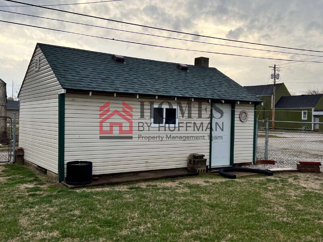 Foto del edificio - Spacious One Bedroom House | Garage | Fenced Yard