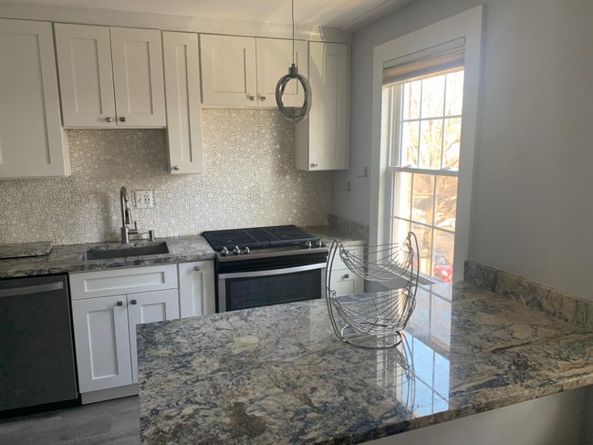 Building Photo - 5106 Columbia Pike