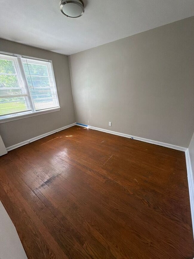 Building Photo - Charming 3-bedroom, 2-bathroom single-family