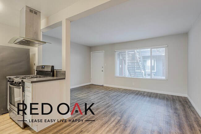 Foto del edificio - ~$1,000 OFF~ Cheerful and Cozy One Bedroom...