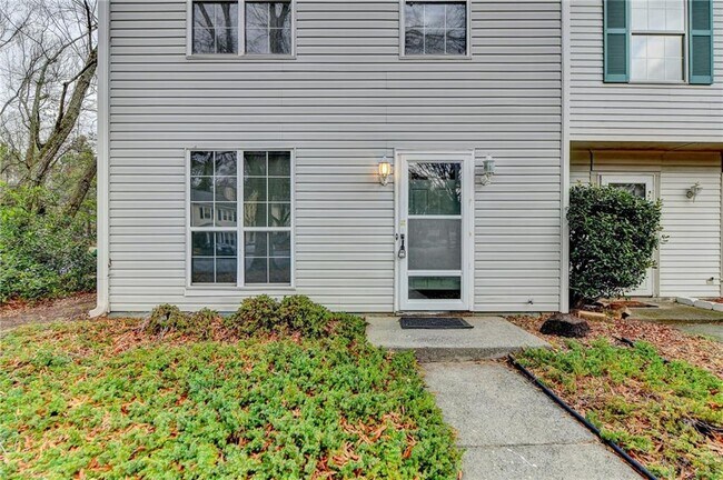 Foto del edificio - 3241 Shadow Walk Ln