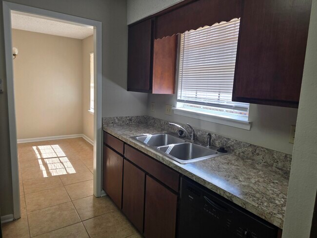 Foto del edificio - 309 Somerset Dr