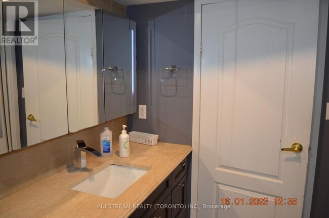 Building Photo - 289 Apache Trail