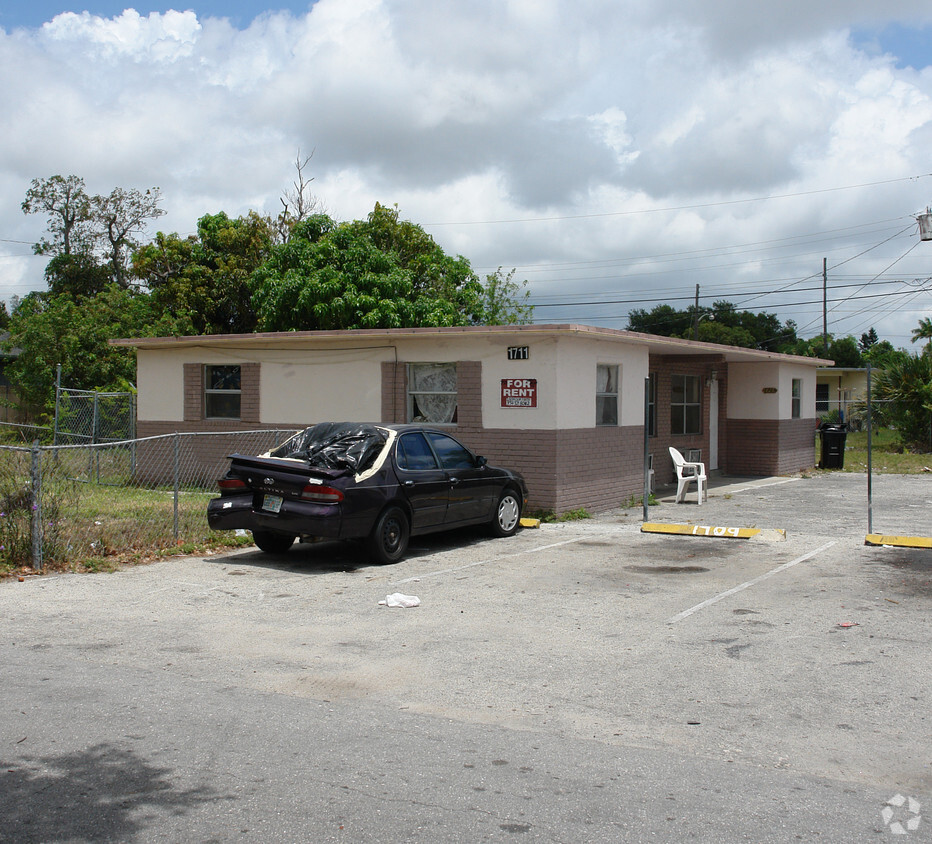 Building Photo - 1707-1709 NW 7th St