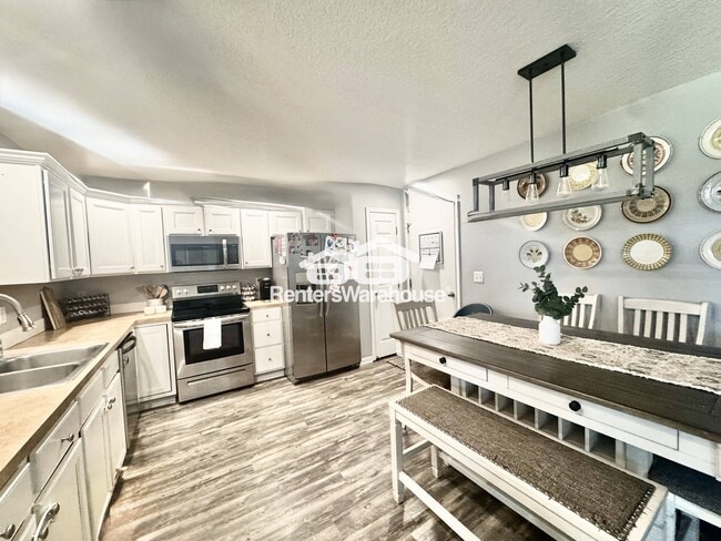 Foto del edificio - 832 SW Springfield Dr