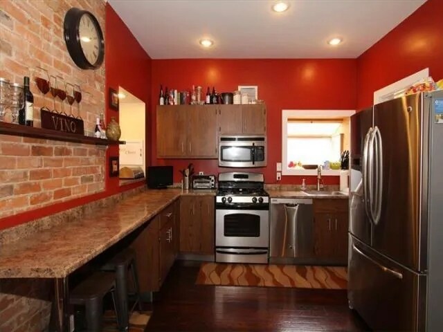 Foto del edificio - 3900 Edwards Rd
