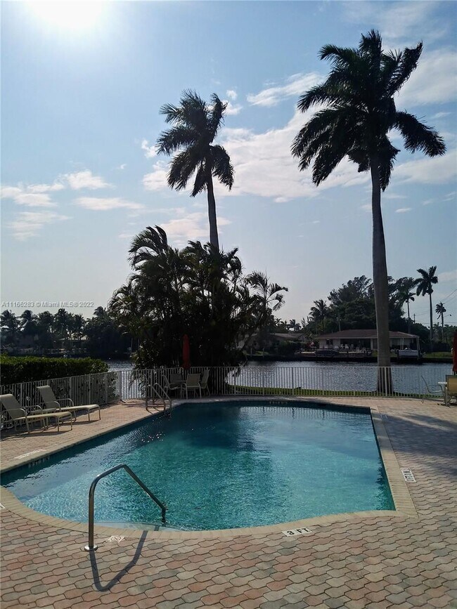 Foto del edificio - 1881 Middle River Dr