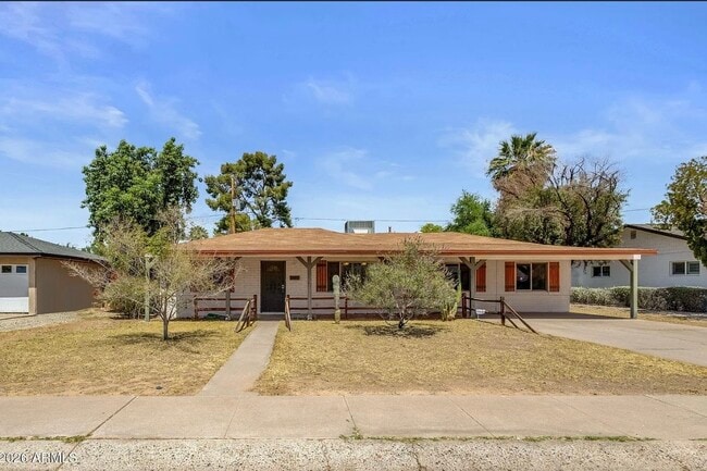 1020 E Oregon Ave