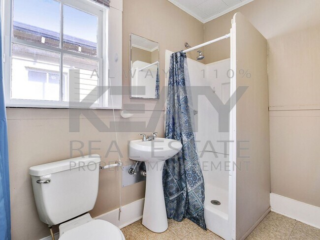 Foto del edificio - 1 Bed, 1 Bath Cottage Near UL!