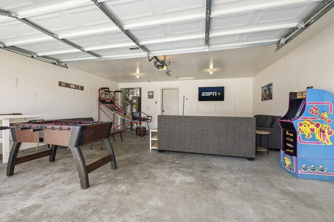 Building Photo - 11163 Silver River Loop