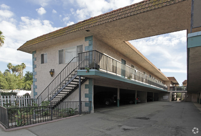 Foto del edificio - 319 E Washington Ave
