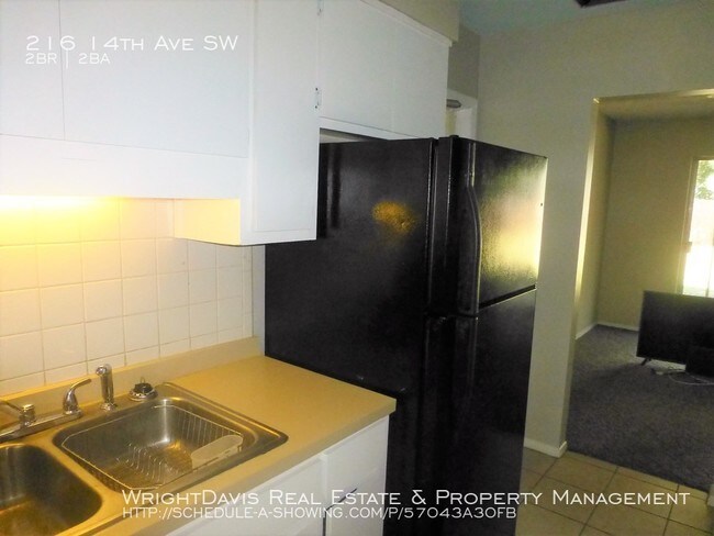 Foto del edificio - 216 14th Ave SW