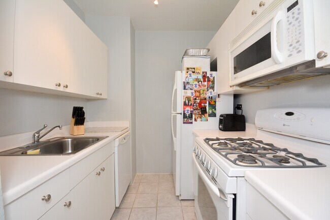 Foto del edificio - Large Rental West of Parkway