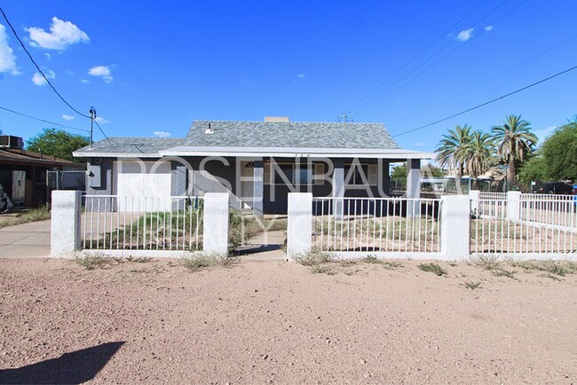Building Photo - Charming 2-bedrooms, 1-bath home in the he...
