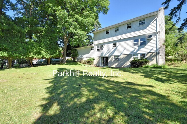 Foto del edificio - 122 E Plainfield Ave
