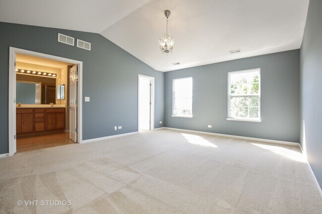 Building Photo - 246 Comstock Dr