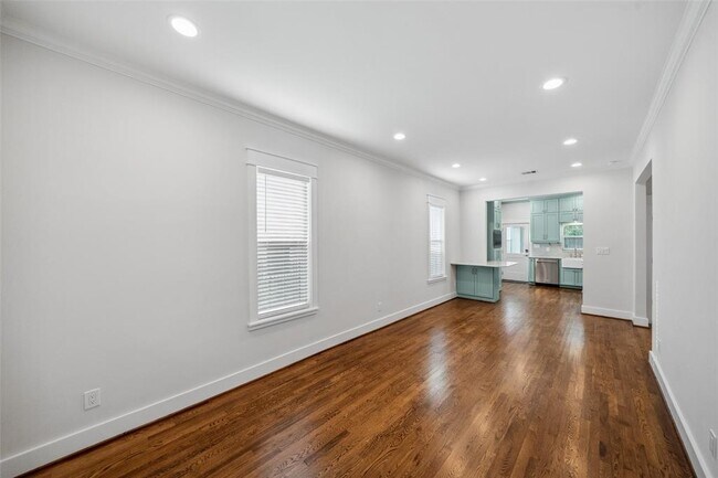 Foto del edificio - 623 E 12th 1/2 St