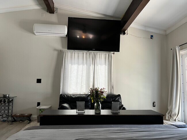 Foto del edificio - 4563 Mathis St