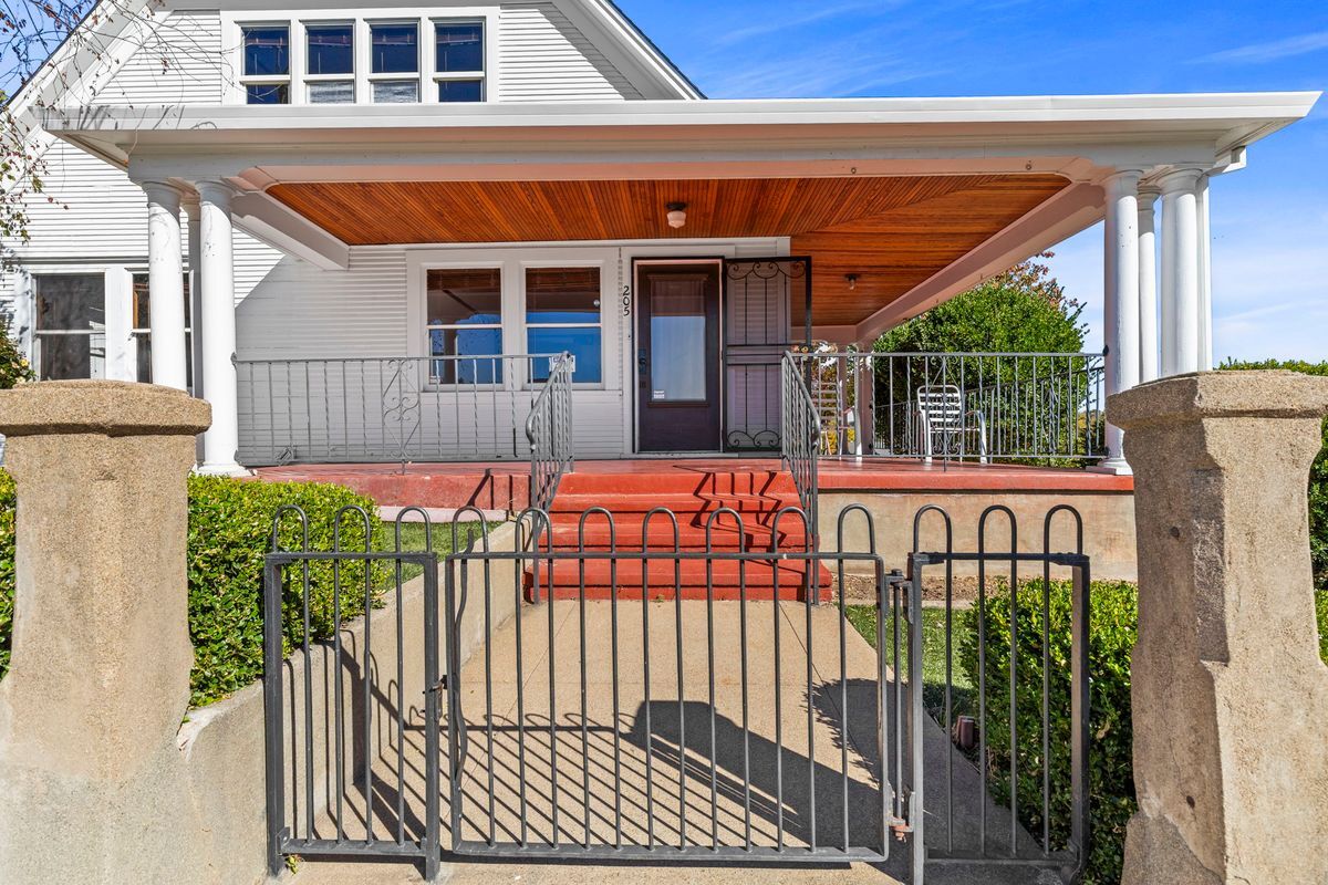 Foto principal - 205 Court St