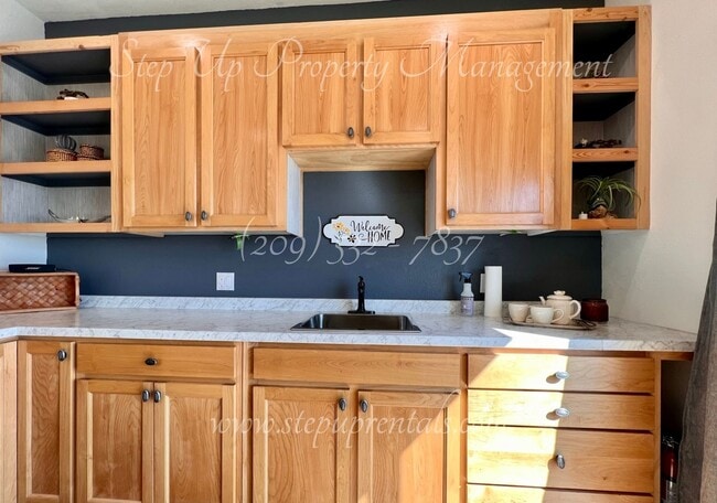 Building Photo - 6655 Jaquima Dr