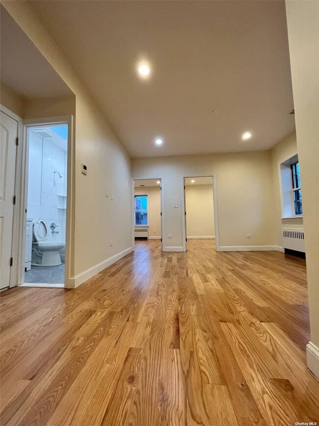 Building Photo - 28 Tulip Ave