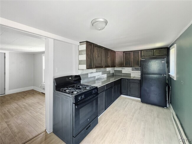 Foto del edificio - 262 W 4th St S