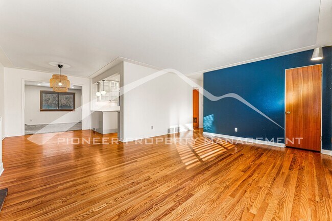Foto del edificio - Charming Ranch Style Home with Washer/Drye...