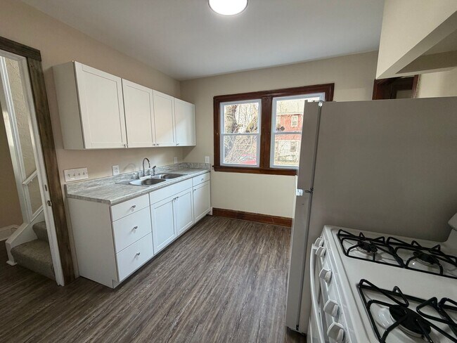 Foto del edificio - 14102 Glenside Rd