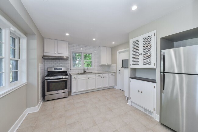 Kitchen - 501 Walnut St