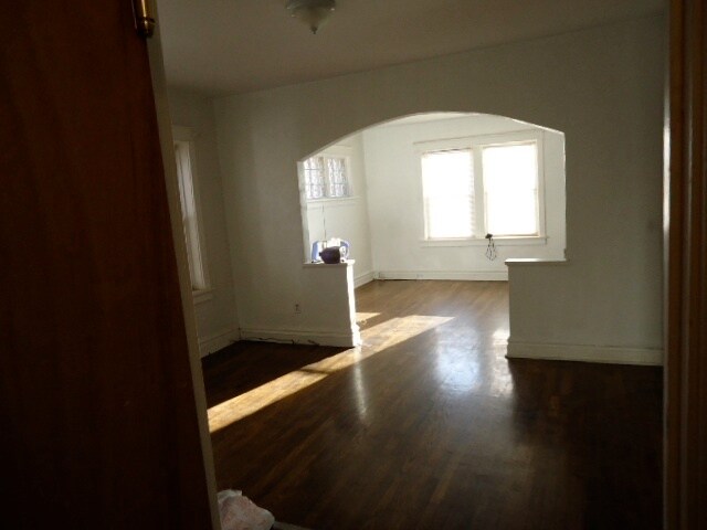 Sala de estar - 4829 Margaretta Ave