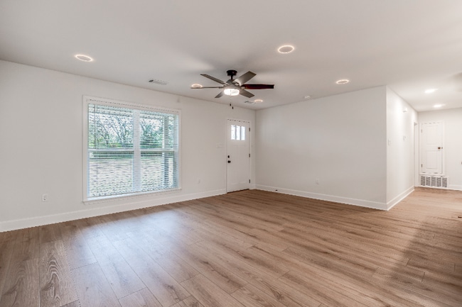 Building Photo - 402 Jefferson St