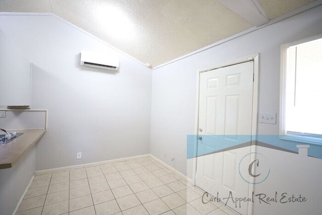 Foto del edificio - 1 bed, 1 bath apartment - HUD accepted!!