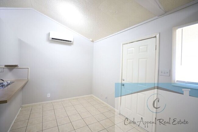 Foto del edificio - Move in special $400!! 1 bed, 1 bath apartment - HUD accepted!!