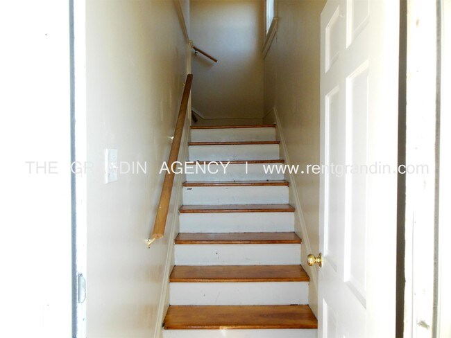 Building Photo - 1032 Morehead Ave SE