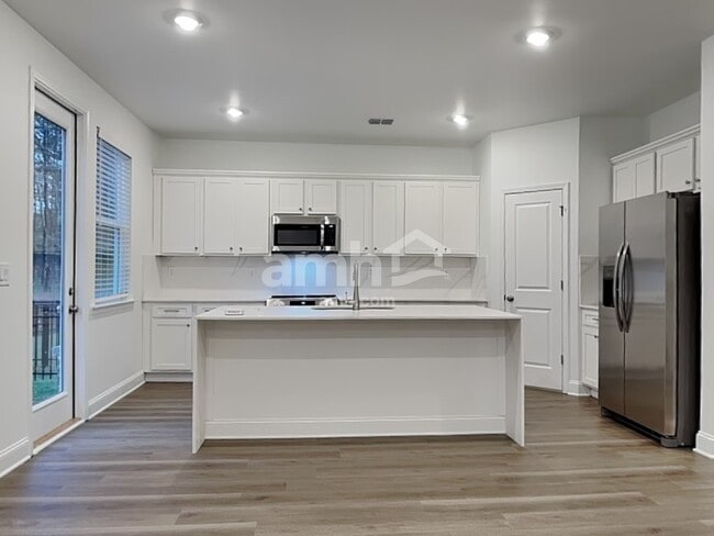 Building Photo - 1658 Aquamarine Dr