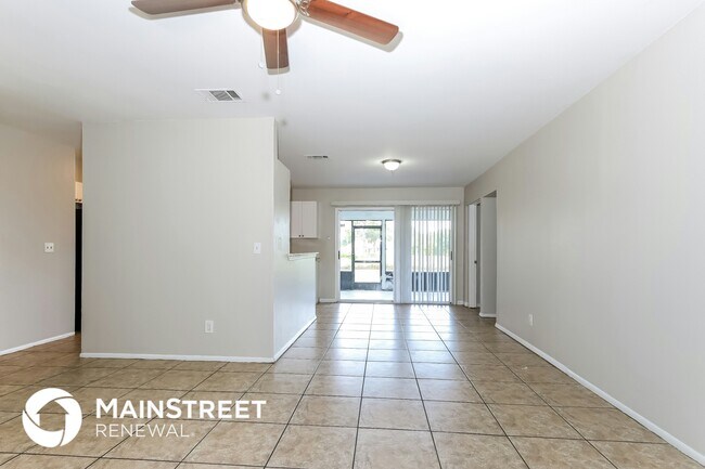 Foto del edificio - 2049 SE Talwood Ln