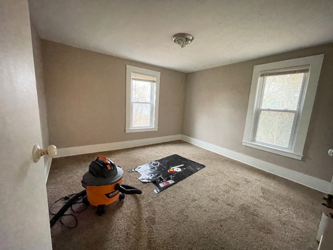 Foto del edificio - 16 Victory Dr