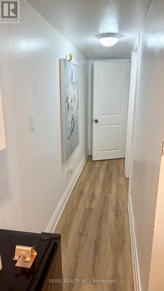 Building Photo - 564 Blackthorn Ave
