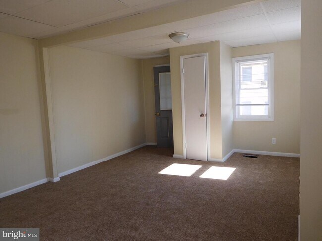 Building Photo - 120 Hamilton Ave
