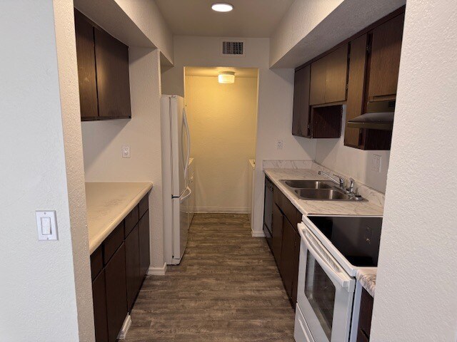 Foto del edificio - 7602 N 61st Ave