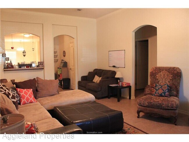 Foto del edificio - 3 br, 3 bath House - 4463 Reveille