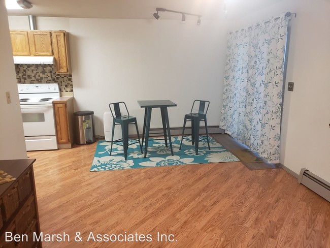 Building Photo - 302 Lionheart Ct