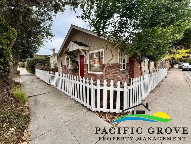 Foto del edificio - Pacific Grove 2-bedroom , 2 bath. Prime Walk to Town Location!