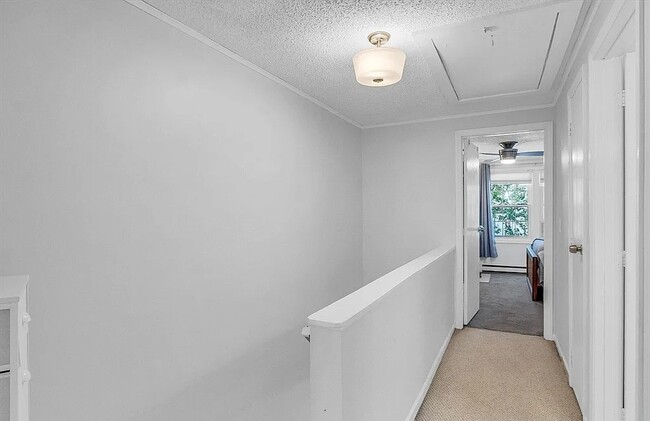 Building Photo - 32 Mountainshire Dr